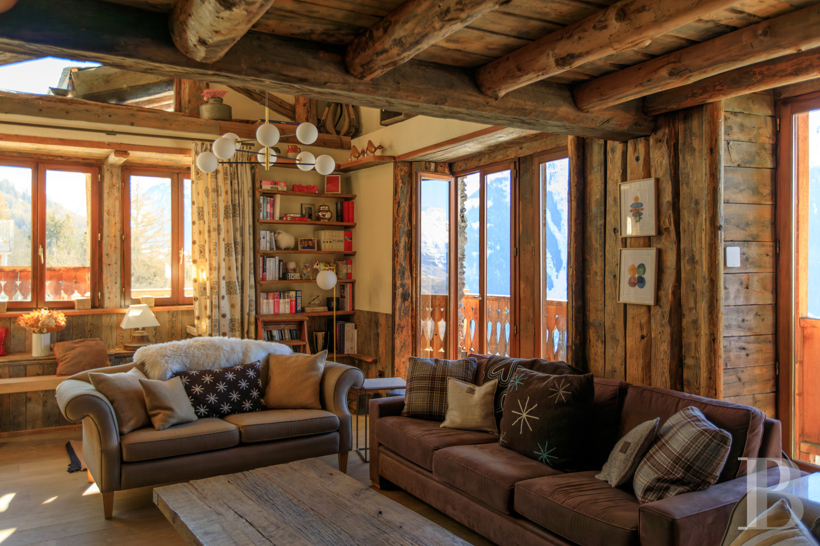 A large traditional, carefully renovated chalet in a hamlet in the Tarentaise valley in Savoie - photo  n°6